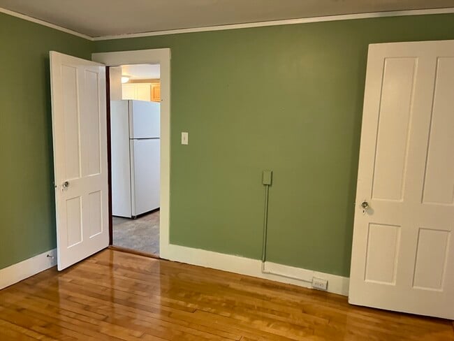 Building Photo - 52 Elmwood St