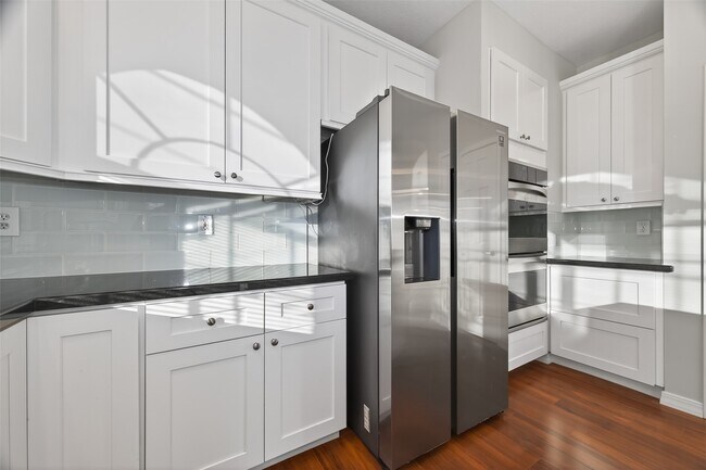 Building Photo - 12912 Kingsbridge Ln