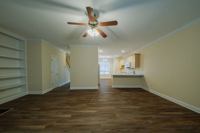 Building Photo - 8 Hydrangea Ct