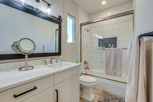 Building Photo - 2225 Corte Ananas