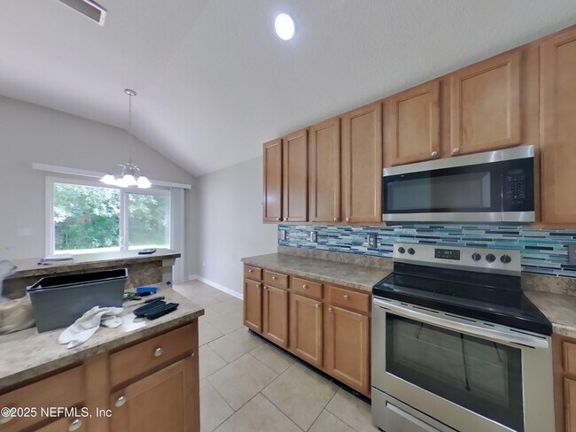 Building Photo - 495 Apple Creek Dr