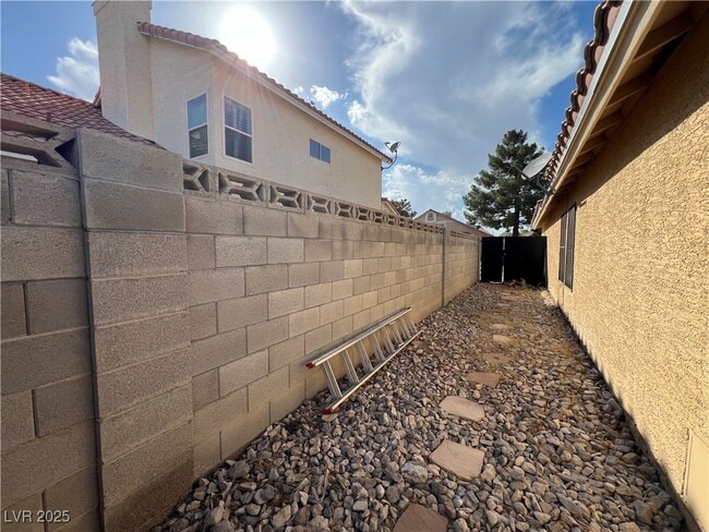 Building Photo - 4325 Silvercrest Ct