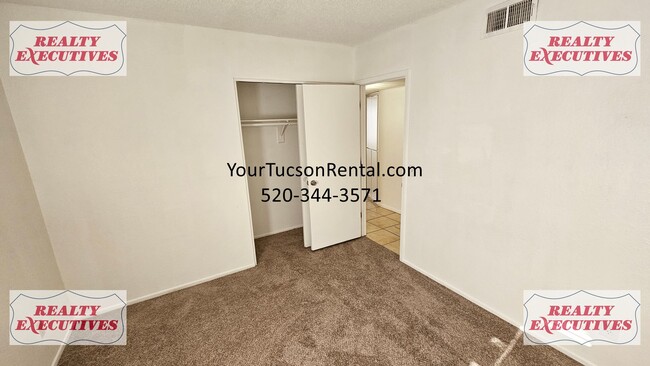 Building Photo - Downstairs - 3 Bedrooms and 2 baths with a...