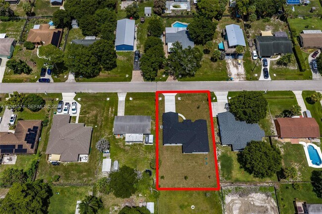 Building Photo - 5203 Birch Dr