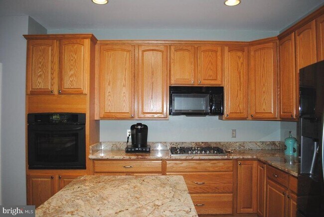 Building Photo - 170 Coventry Ct