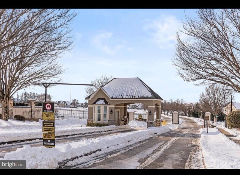 Building Photo - 1265 Elderslie Ln