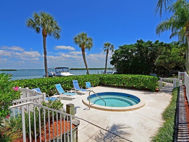 Building Photo - 615 Dream Island Pl