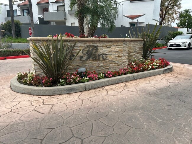 Building Photo - 1109 Tivoli Ln