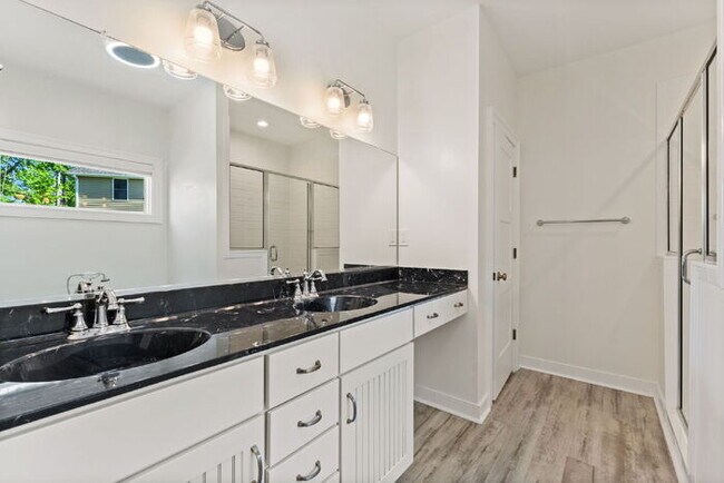 Building Photo - Spacious 5 Bedroom Home in Rountrey (Newmarket Section) – 3,555 Sq Ft – $4,350/mo