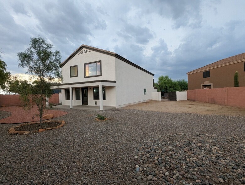 Building Photo - 33966 N Mercedes Dr