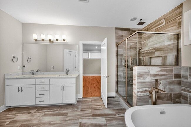 Building Photo - 4704A Kentucky Ave