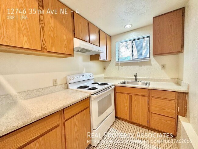 Building Photo - 12746 35th Ave NE