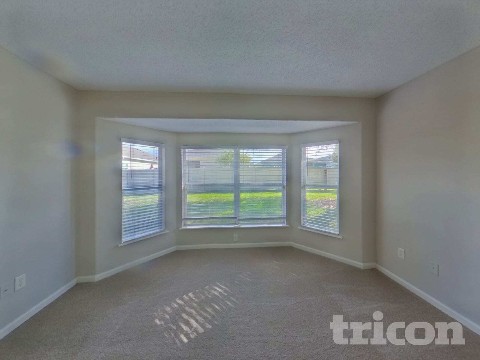 Building Photo - 7125 Beekman Lake Dr