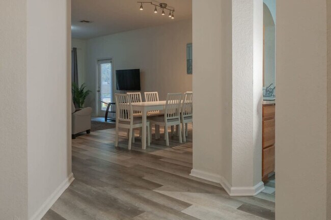 Building Photo - 2785 Almaton Loop