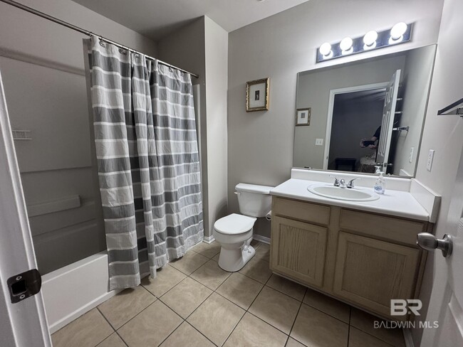 Building Photo - 1517 Regency Rd