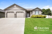 Building Photo - 3301 Merlot St
