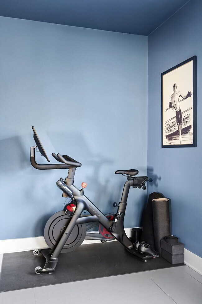 Building Photo - 508 E Huron Ave