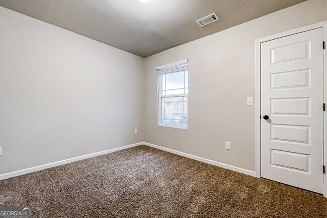 Building Photo - 1871 Simmons Ln