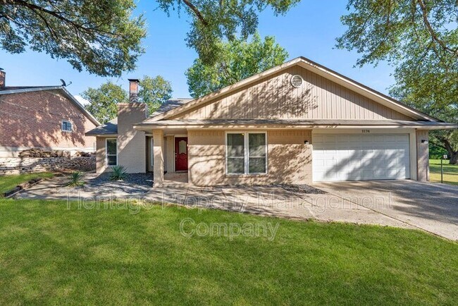 Building Photo - 1174 Mooncrest Dr