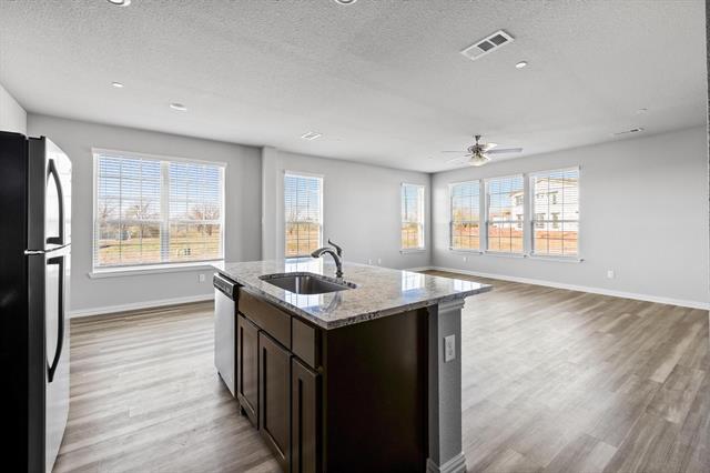 Building Photo - 3201 Solana Cir