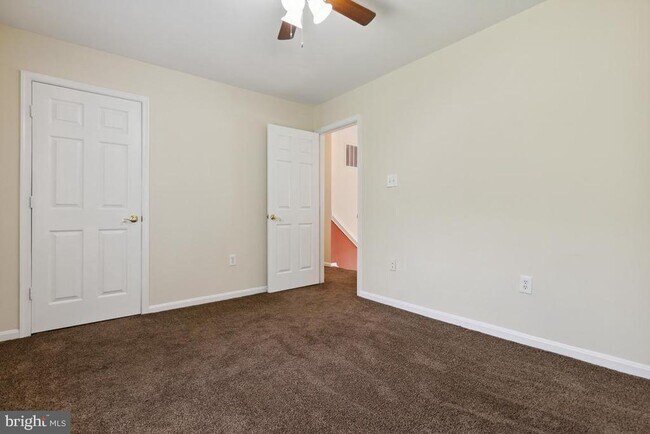 Building Photo - 6178 Oaklawn Ln