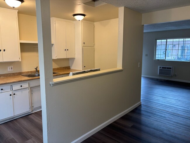 Building Photo - 201-205 N Vecino Dr