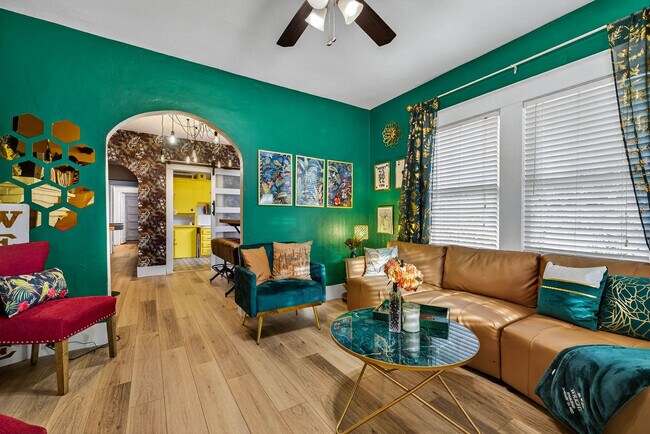 Building Photo - 5901 N Ola Ave