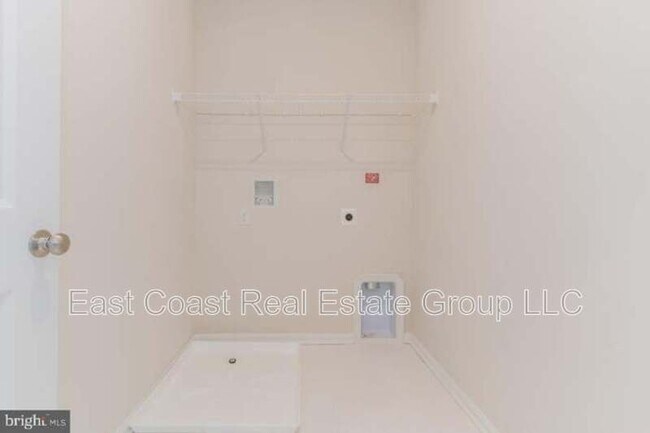 Building Photo - 5123 Ironsides Dr