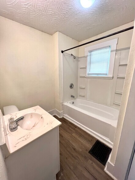 Building Photo - 1130 W Atlantic St