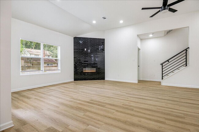 Building Photo - Stunning New Construction House in East Memphis!