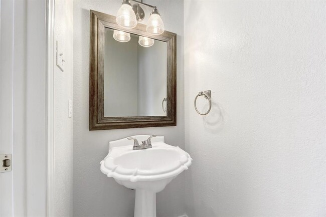 Building Photo - 7408 Tovar Dr