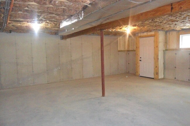 Building Photo - 87 E Main St