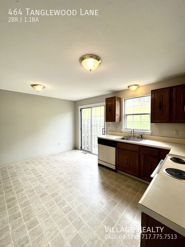 Building Photo - 464 Tanglewood Ln