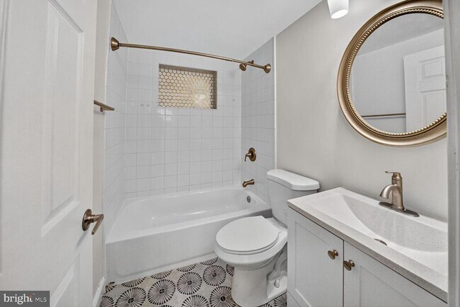 Building Photo - 2136 S Monroe St