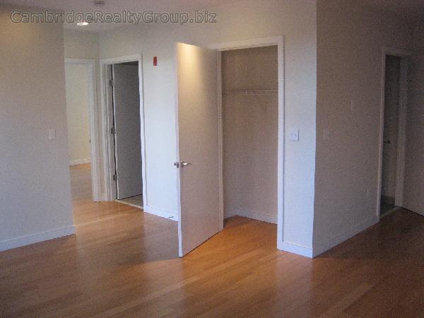 Building Photo - 599 Albany St