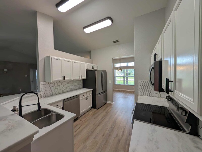 Building Photo - 25672 Deep Creek Blvd