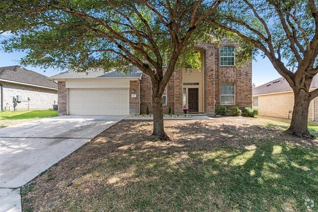 Building Photo - 1601 Briar Hill Dr