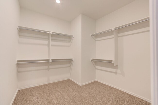 Building Photo - 4 BEDROOM CAPITAL HOME IN SAND SPRINGS!!!