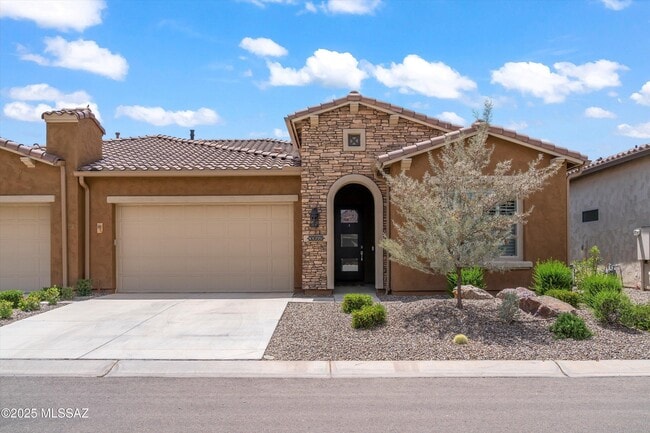 Building Photo - 30668 S Sand Hurst Ln
