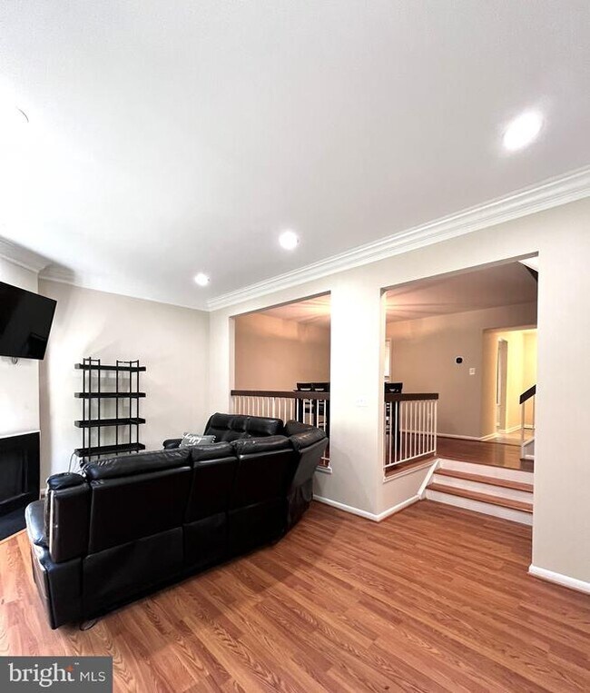 Building Photo - 10704 Muirfield Dr