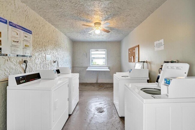 Building Photo - Stylish Remodeled Condo with Scenic Water ...