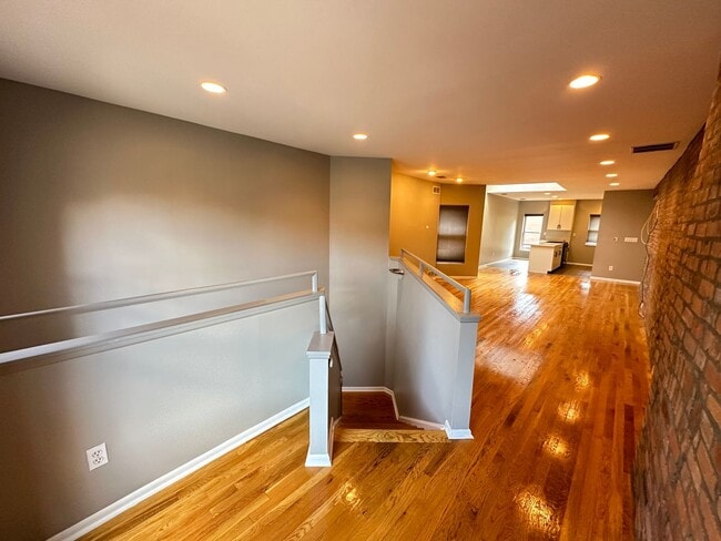 Building Photo - Collins Ave 241-243 MLR