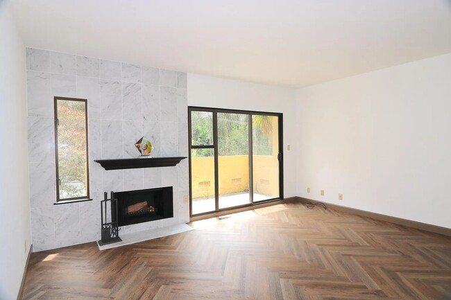 Building Photo - 128 Galewood Cir