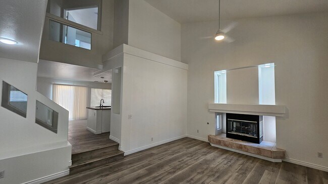 Building Photo - 4 Bedrooms near Silverado Ranch!
