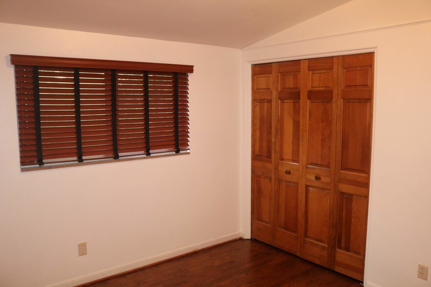 Guest BR Closet - 323 N Eton St