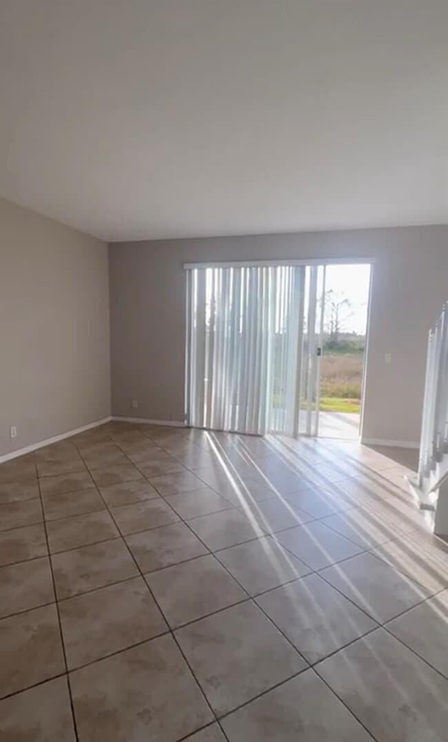 Building Photo - 2223 Pasadena Way