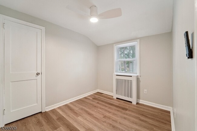 Building Photo - 2-11 31st St