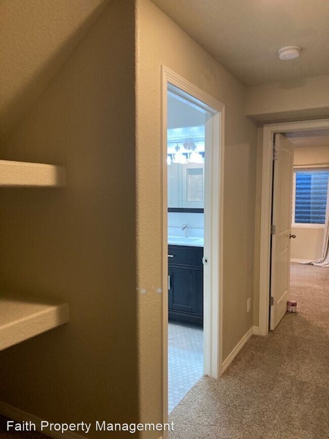 Building Photo - 4 br, 3.5 bath House - 2745 Branding Iron Way