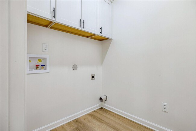 Building Photo - Stunning New Construction House in East Memphis!