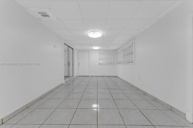 Building Photo - 5831 Taylor St